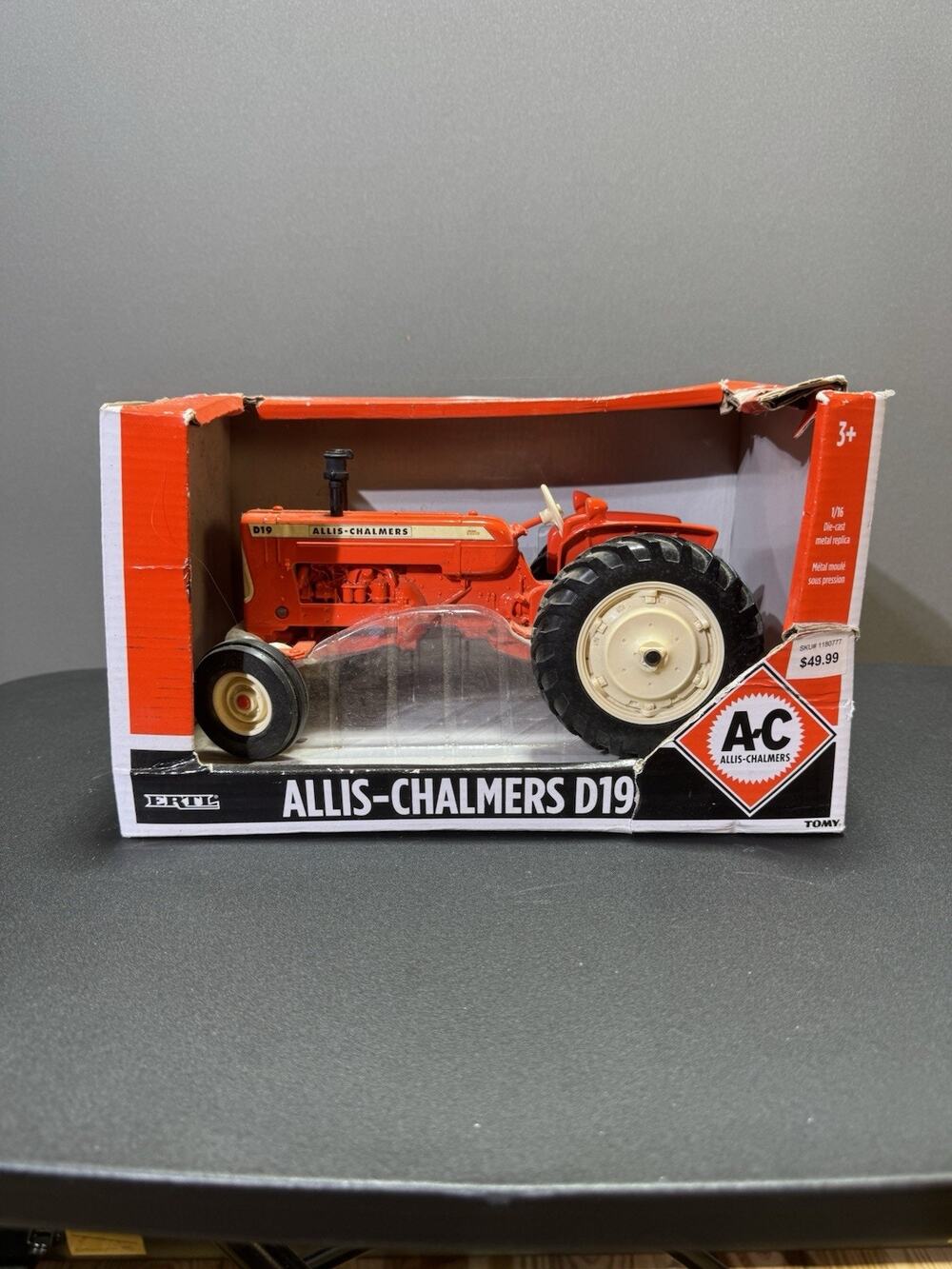 ERTL Allis Chalmers D19 Tractor 1:16 Diecast Model 16311 Orange w/ Box